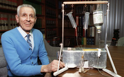 http://criminalbrief.com/wp-content/uploads/2009/08/euthanasia/MadJackKevorkian.jpg